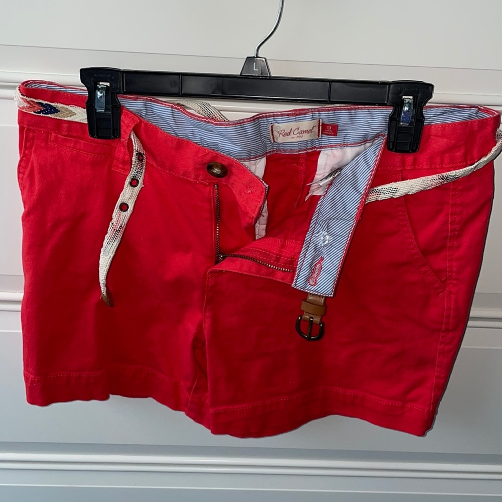 Juniors coral shorts with matching belt